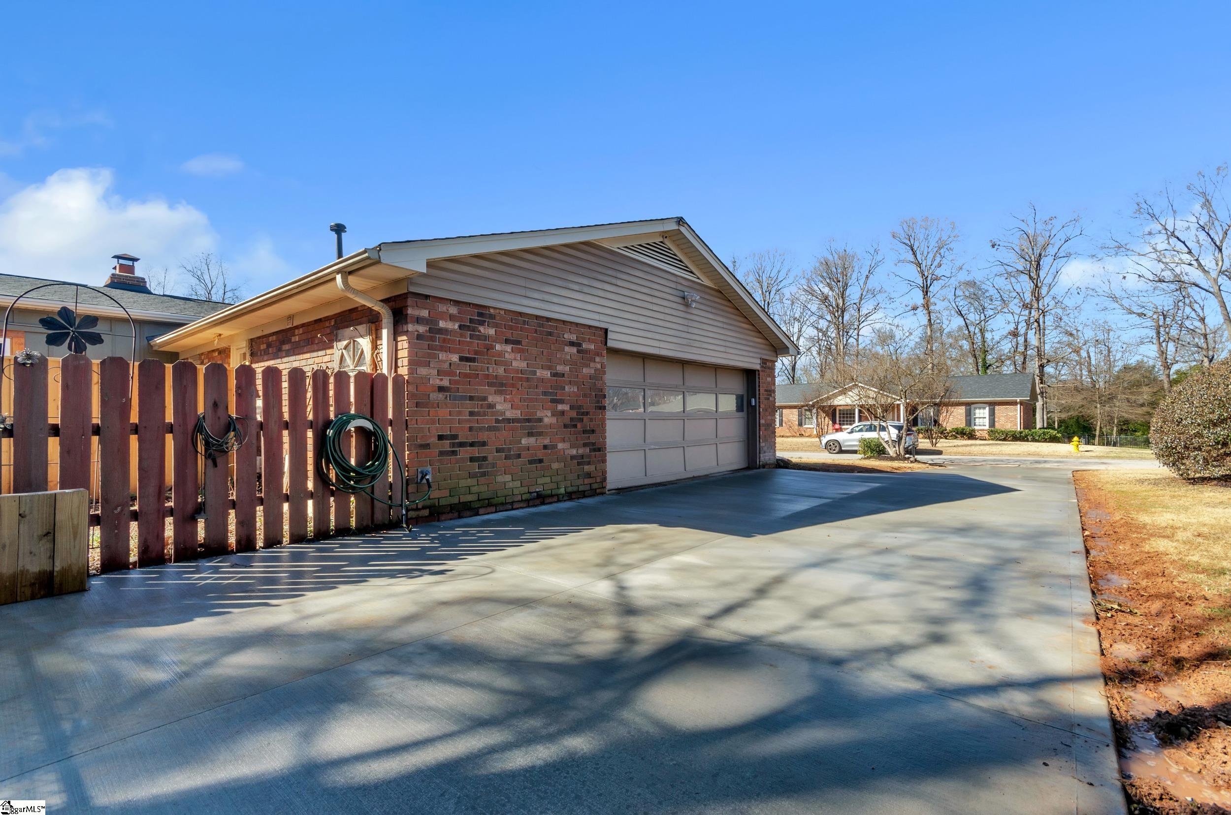 111 Boulder Road Greenville, SC 29607 - Photo 24 of 42