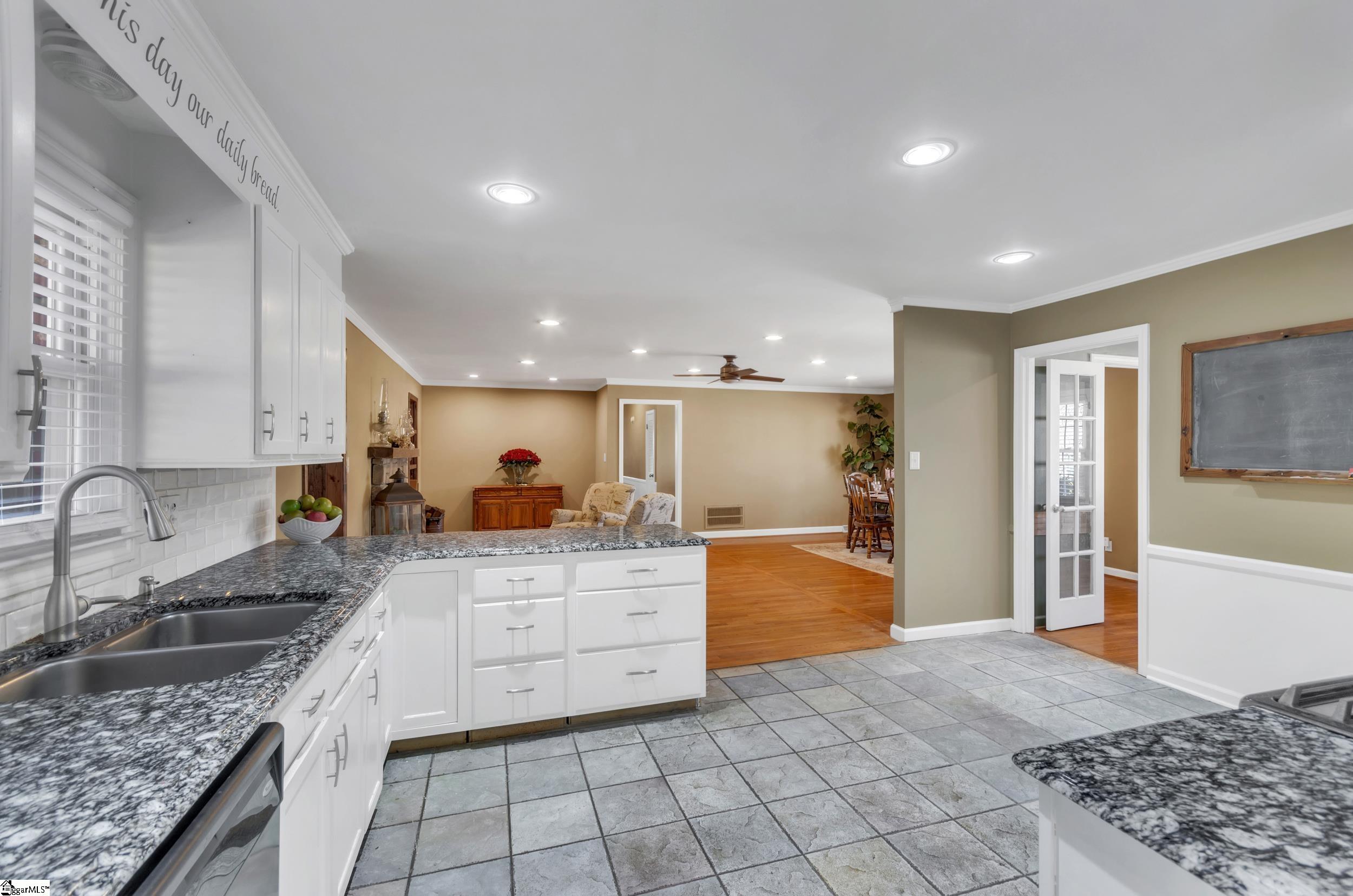 111 Boulder Road Greenville, SC 29607 - Photo 6 of 42