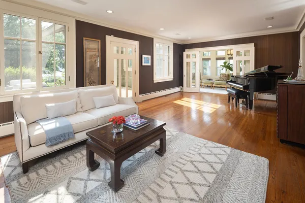 $1,750,000 | 2554 West Lake Of The Isles Parkway, Minneapolis, MN 55405