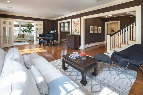 $1,750,000 | 2554 West Lake Of The Isles Parkway, Minneapolis, MN 55405