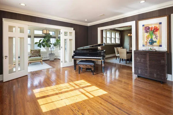 $1,750,000 | 2554 West Lake Of The Isles Parkway, Minneapolis, MN 55405