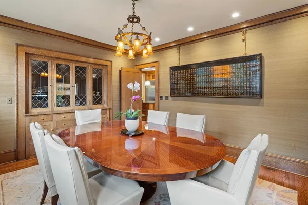 $1,750,000 | 2554 West Lake Of The Isles Parkway, Minneapolis, MN 55405