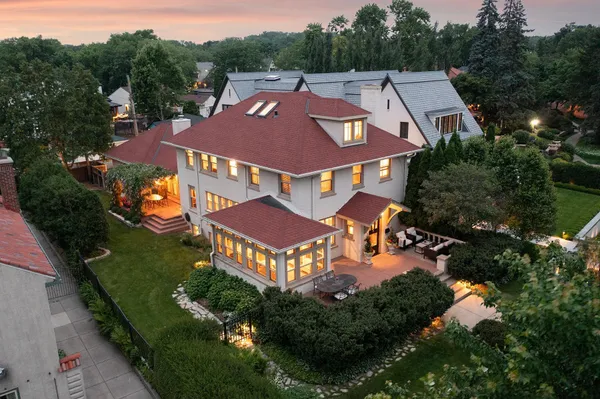$1,750,000 | 2554 West Lake Of The Isles Parkway, Minneapolis, MN 55405
