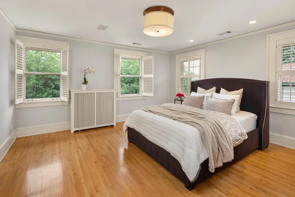 $1,750,000 | 2554 West Lake Of The Isles Parkway, Minneapolis, MN 55405