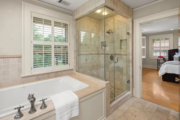 $1,750,000 | 2554 West Lake Of The Isles Parkway, Minneapolis, MN 55405