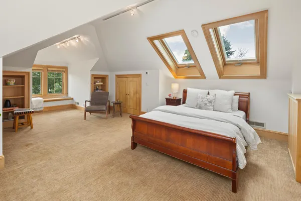 $1,750,000 | 2554 West Lake Of The Isles Parkway, Minneapolis, MN 55405