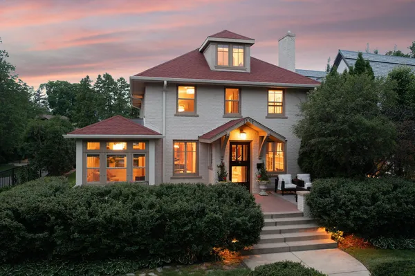 $1,750,000 | 2554 West Lake Of The Isles Parkway, Minneapolis, MN 55405