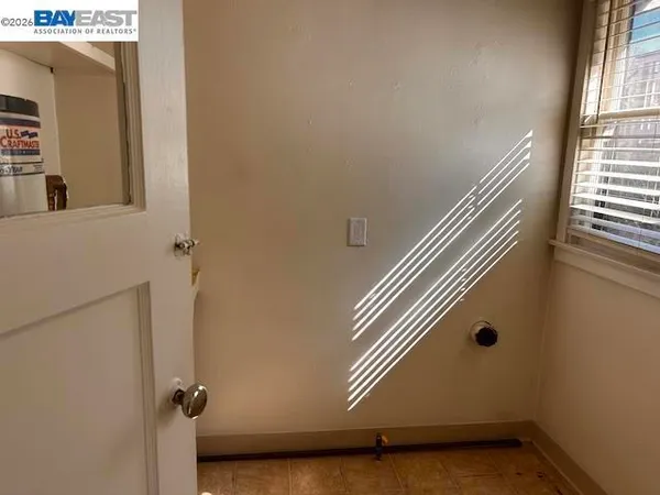 $1,725 | 1209 U Street, Sacramento, CA 95818