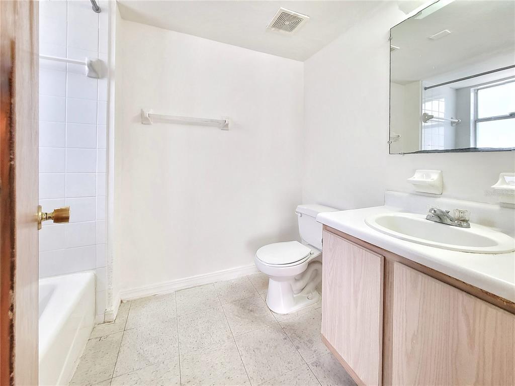 2360 Southwest Archer Road, Unit 505 Gainesville, FL 32608 - Photo 21 of 27