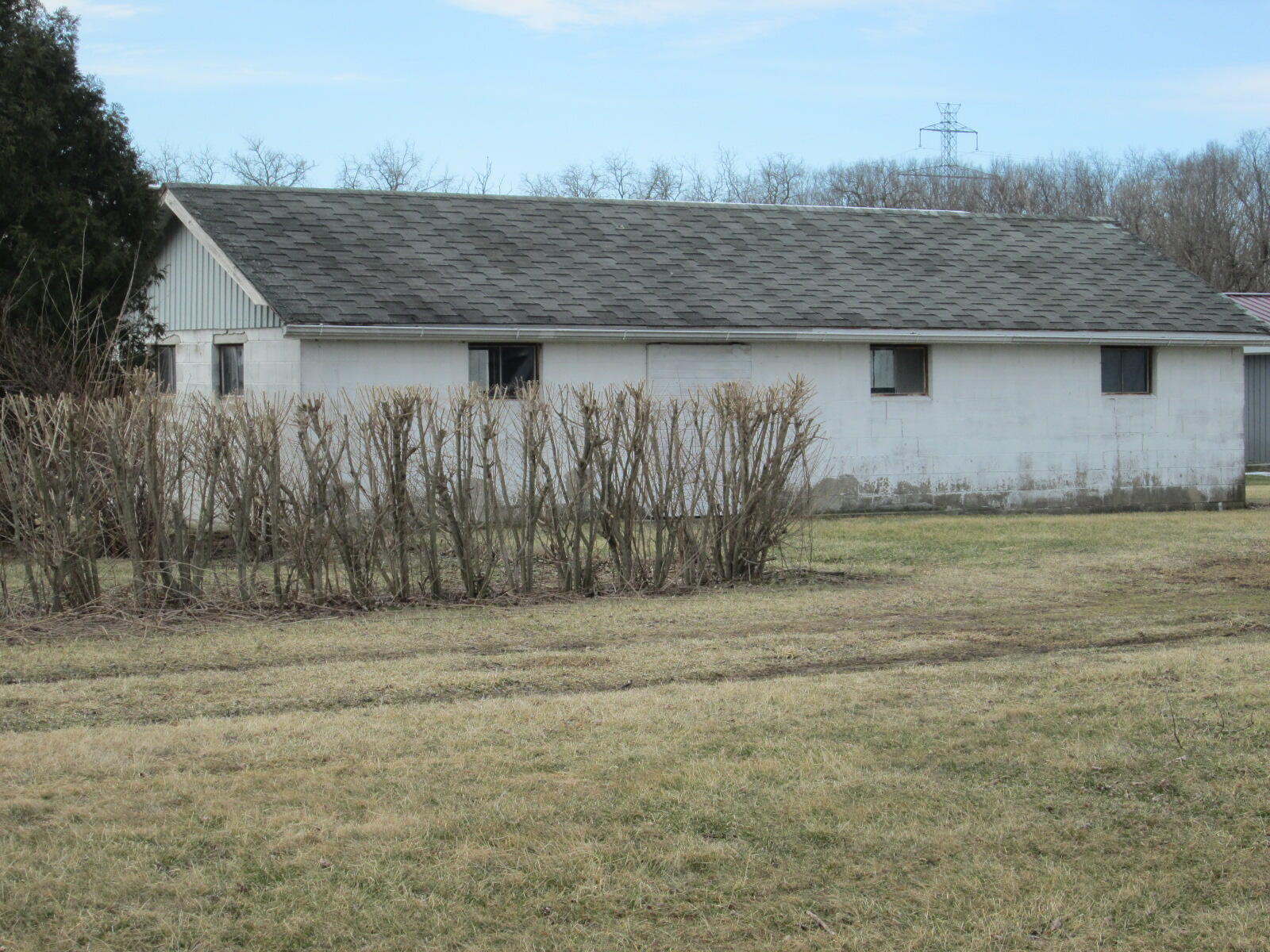 9328 Date Road Baroda, MI 49101 - Photo 3 of 21 IMG_5243