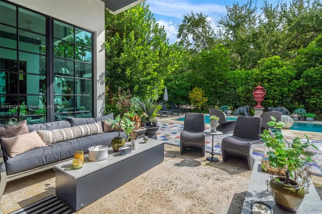 $7,500,000 | 590 Northeast 59th Street, Miami, FL 33137