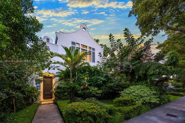 $7,500,000 | 590 Northeast 59th Street, Miami, FL 33137