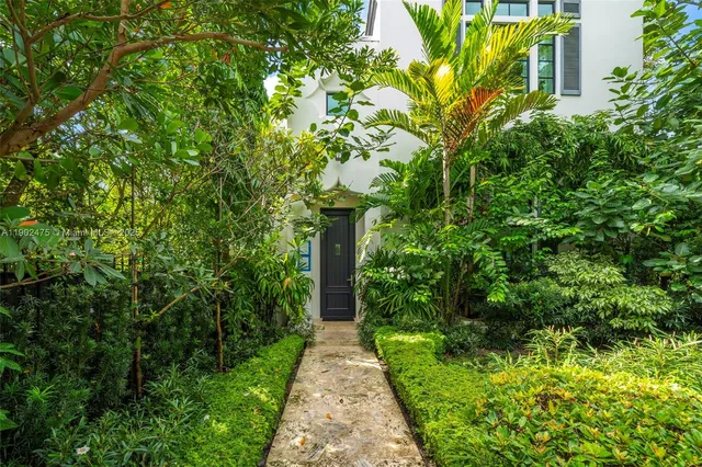 $7,500,000 | 590 Northeast 59th Street, Miami, FL 33137