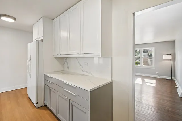 $364,900 | 207 North Idlewild Avenue, Mundelein, IL 60060