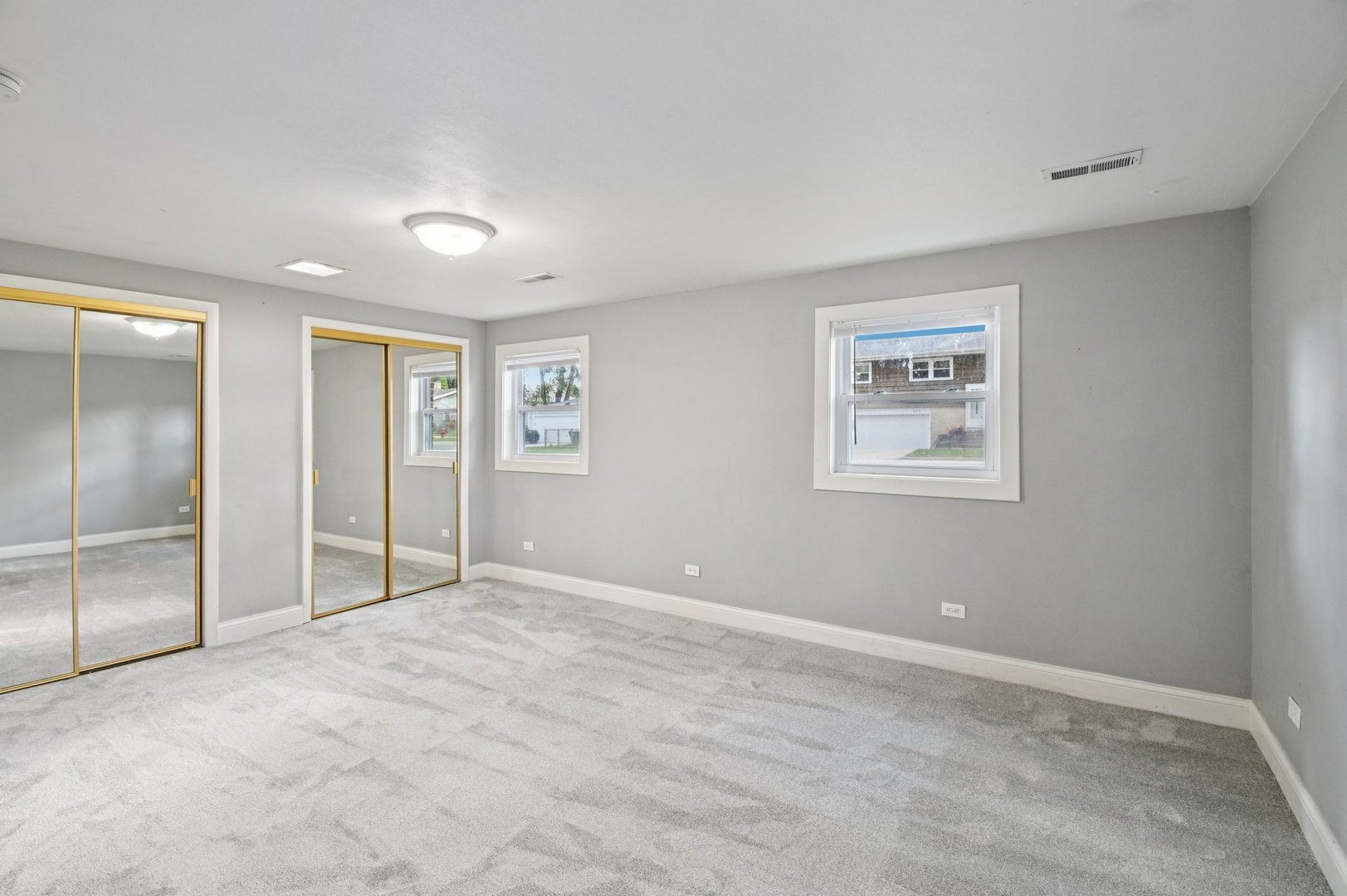 207 North Idlewild Avenue Mundelein, IL 60060 - Photo 18 of 46 a view of empty room