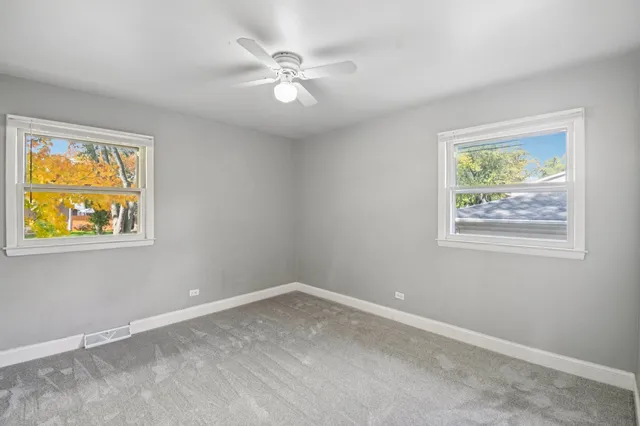 $364,900 | 207 North Idlewild Avenue, Mundelein, IL 60060