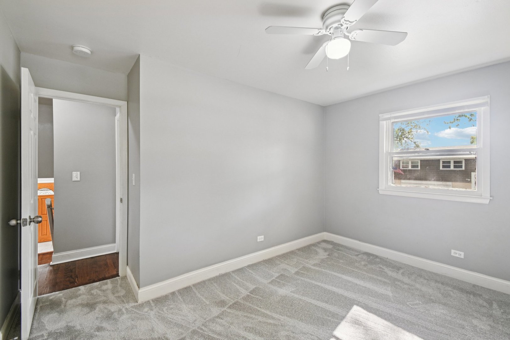 207 North Idlewild Avenue Mundelein, IL 60060 - Photo 26 of 46 wooden floor in an empty room