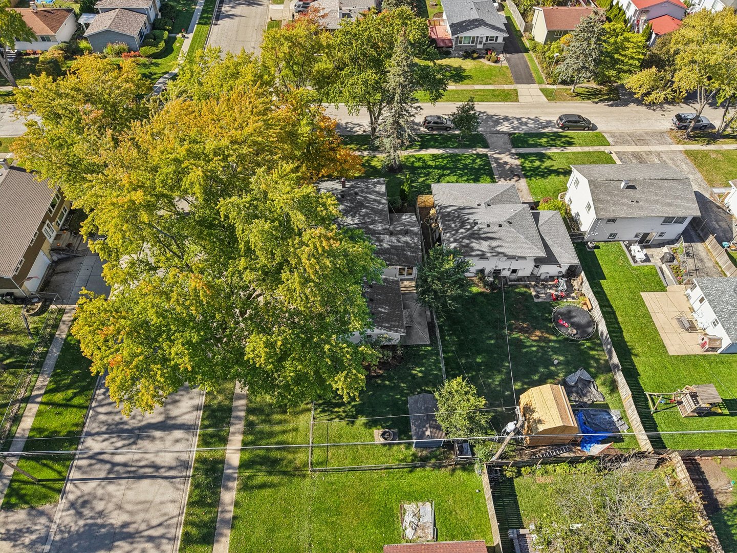 207 North Idlewild Avenue Mundelein, IL 60060 - Photo 40 of 46 an aerial view of a residential houses