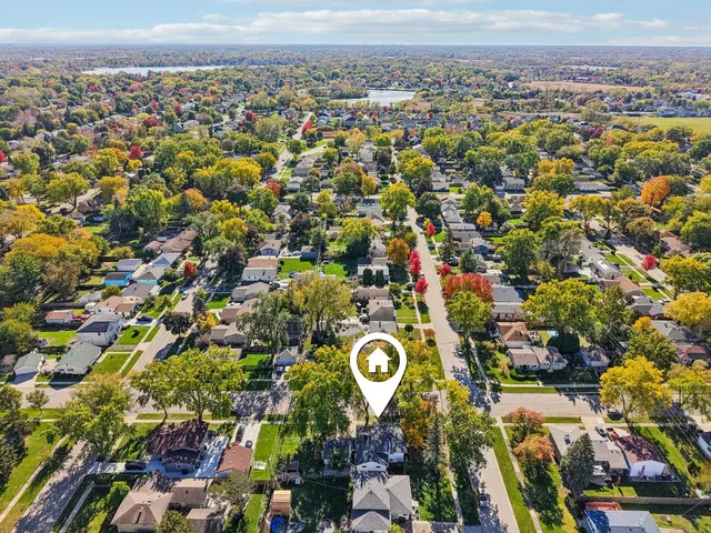 $364,900 | 207 North Idlewild Avenue, Mundelein, IL 60060