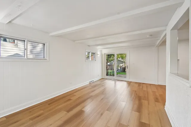 $364,900 | 207 North Idlewild Avenue, Mundelein, IL 60060