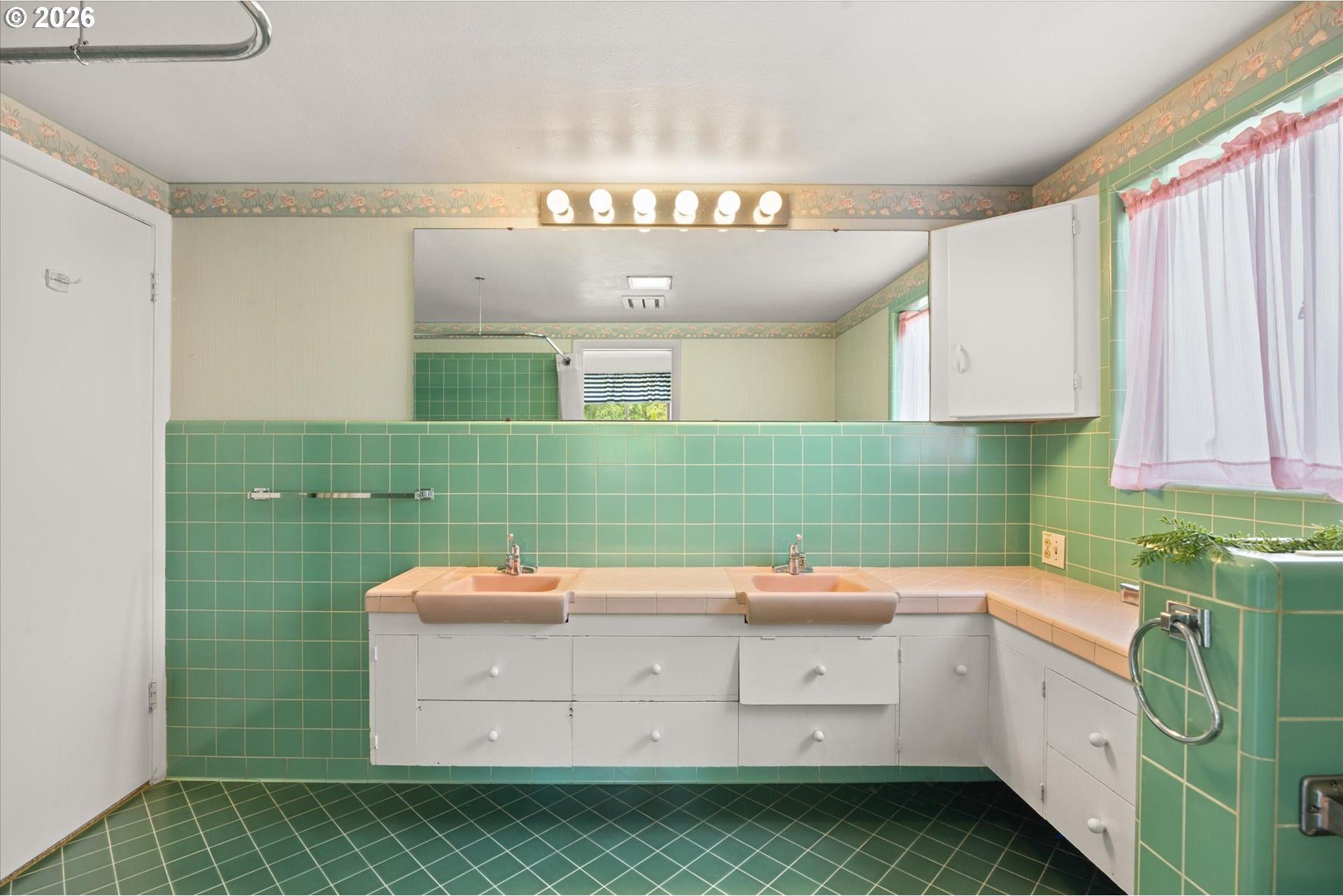 4325 Southwest Charming Way Portland, OR 97225 - Photo 18 of 37 Gallery Image 18