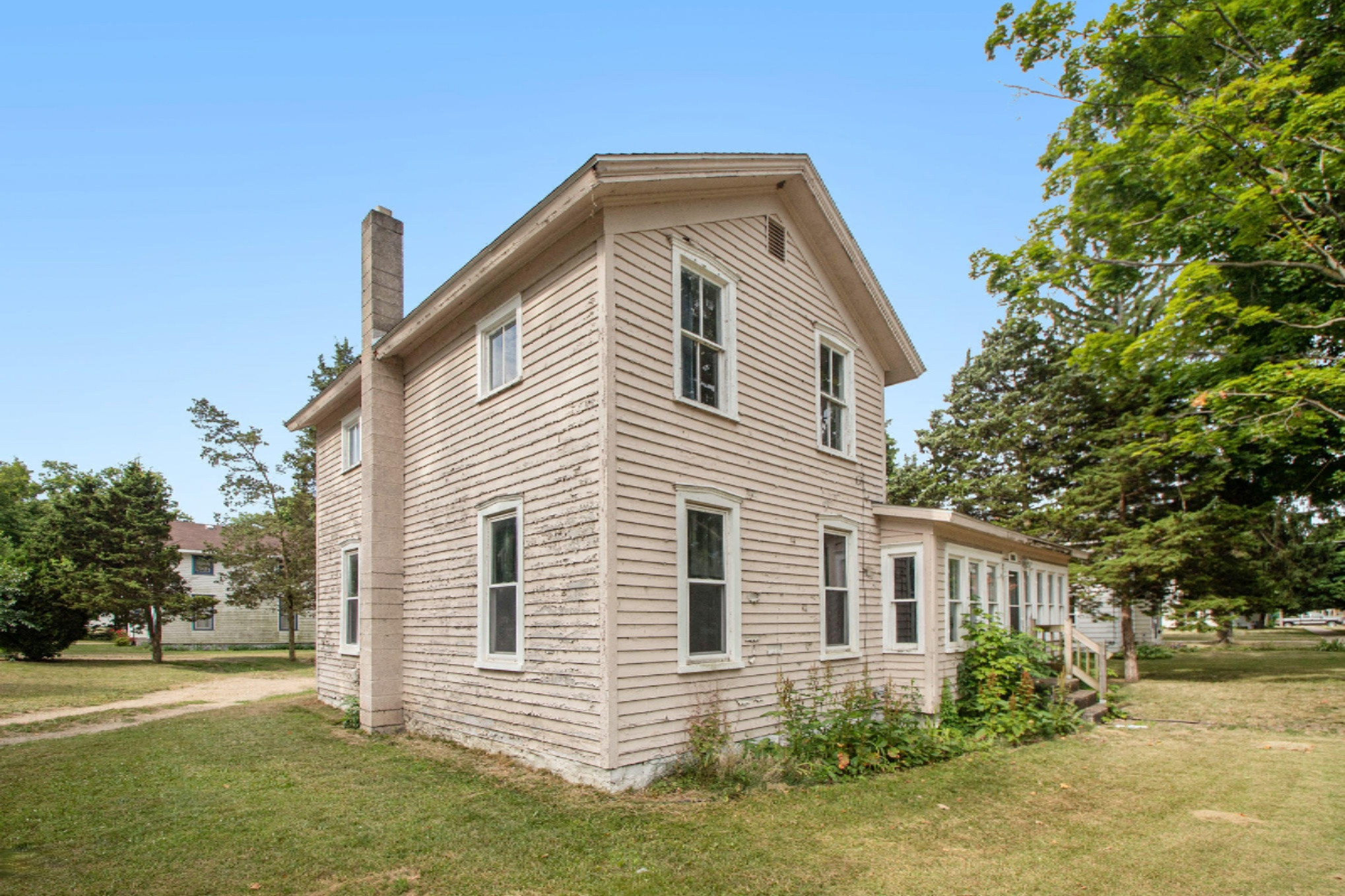 615 State Street Three Rivers, MI 49093 - Photo 3 of 19 IMG_5781