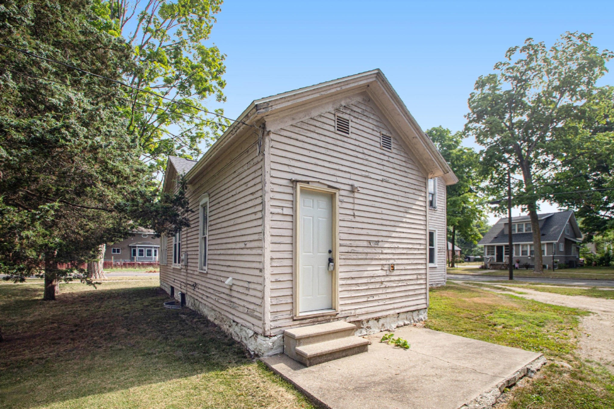 615 State Street Three Rivers, MI 49093 - Photo 6 of 19 IMG_5784
