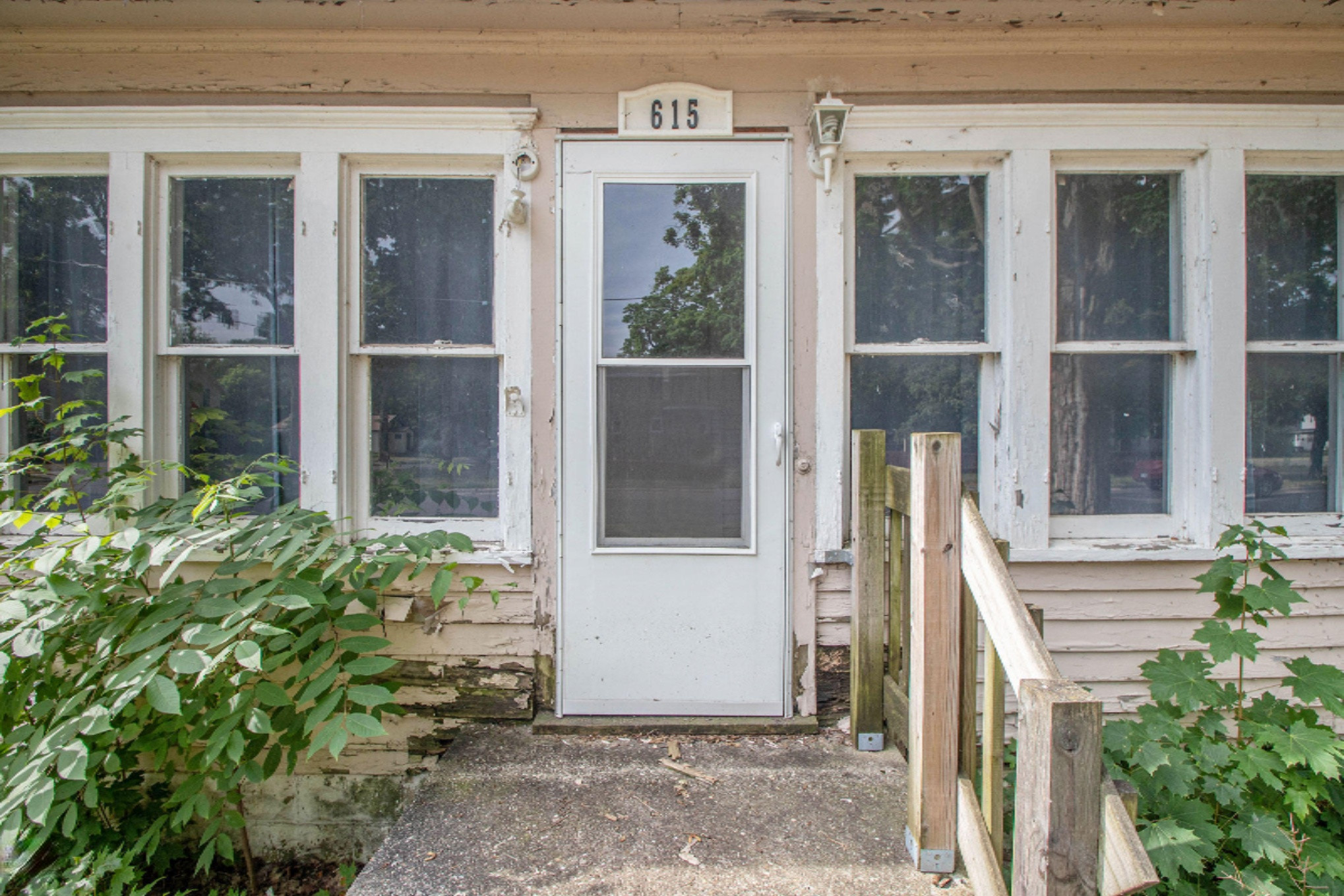 615 State Street Three Rivers, MI 49093 - Photo 7 of 19 IMG_5786