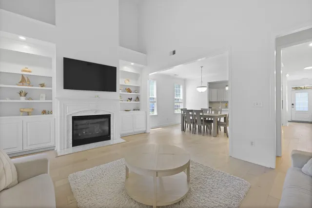 $709,000 | 132 Fresh Meadow Lane, Mount Pleasant, SC 29466