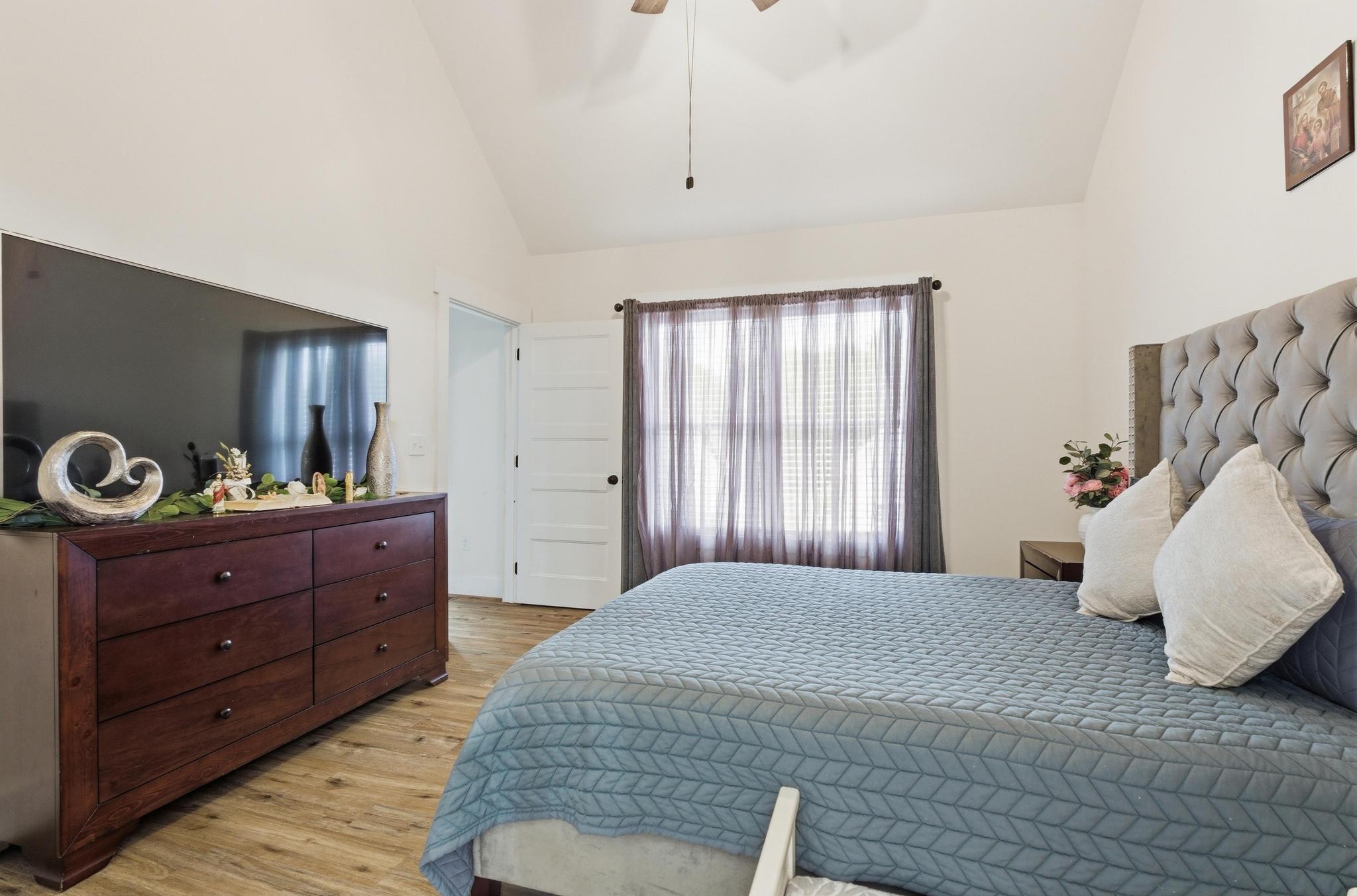 514 Cottage Way Cookeville, TN 38506 - Photo 10 of 21 a bedroom with a bed and a window