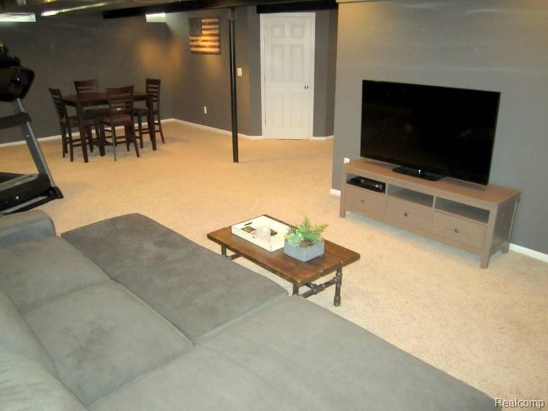 716 Lake Ridge Road Rochester Hills, MI 48307 - Photo 24 of 30