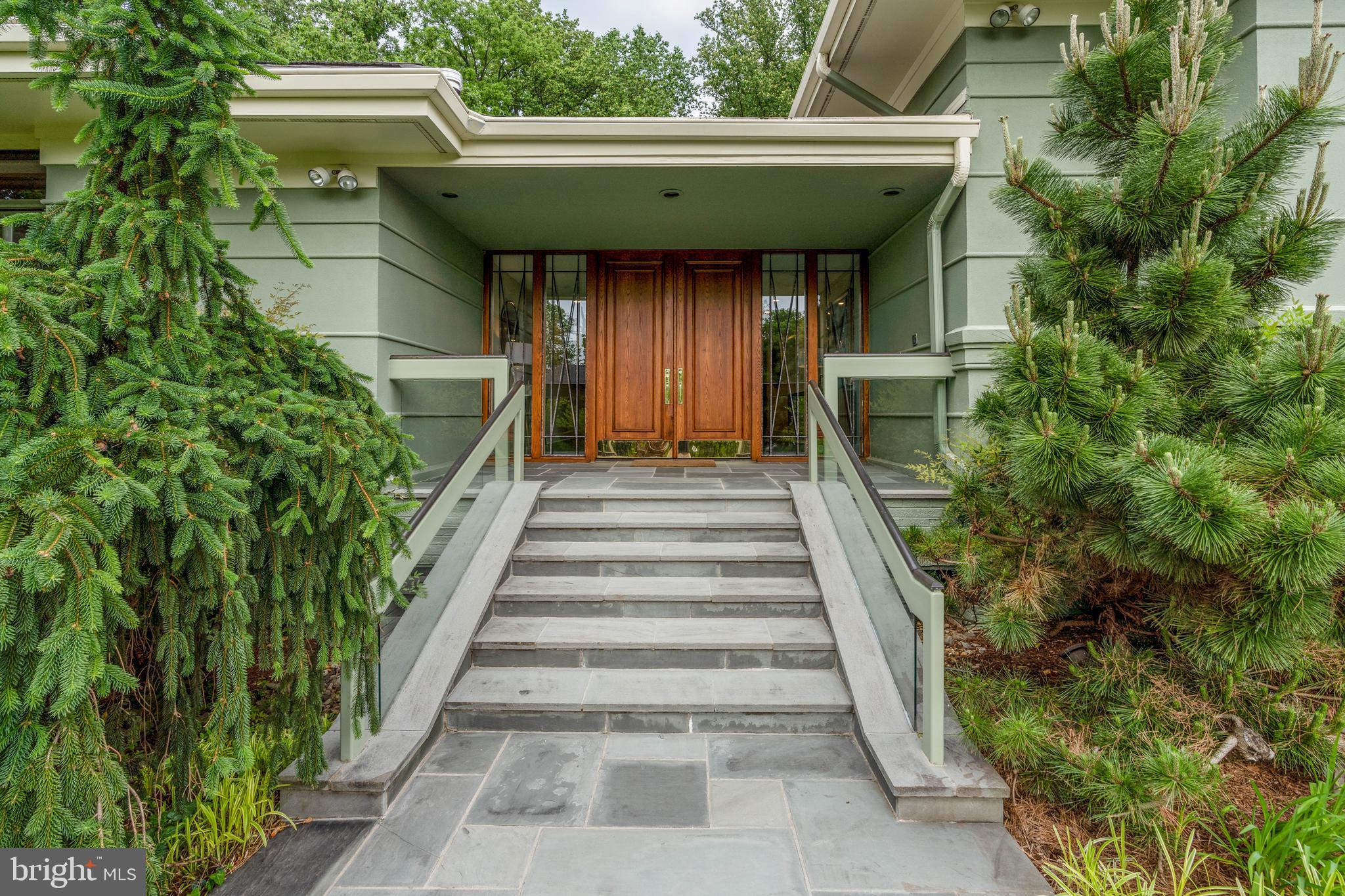 7105 Nevis Road Bethesda, MD 20817 - Photo 4 of 68 Gallery Image 4