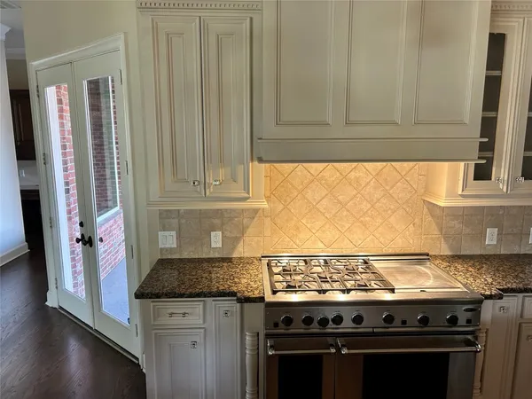 $1,100,000 | 34 Kerloch Point, Spring, TX 77379