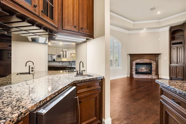 $1,100,000 | 34 Kerloch Point, Spring, TX 77379