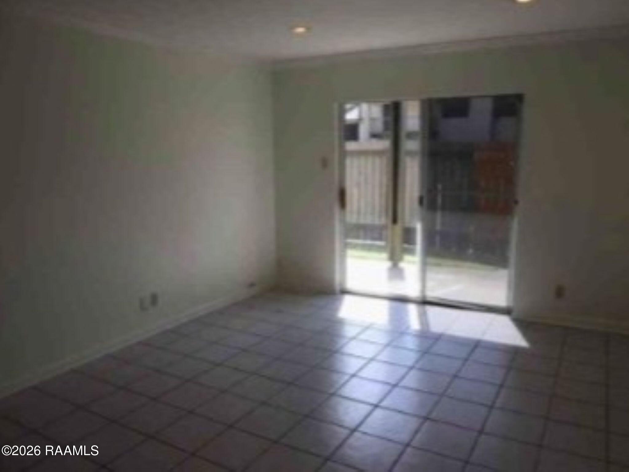 220 Doucet Road, Unit 111B Lafayette, LA 70503 - Photo 3 of 8 Living Area 1