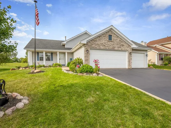 $285,000 | 12399 Barberry Drive, Winnebago, IL 61088