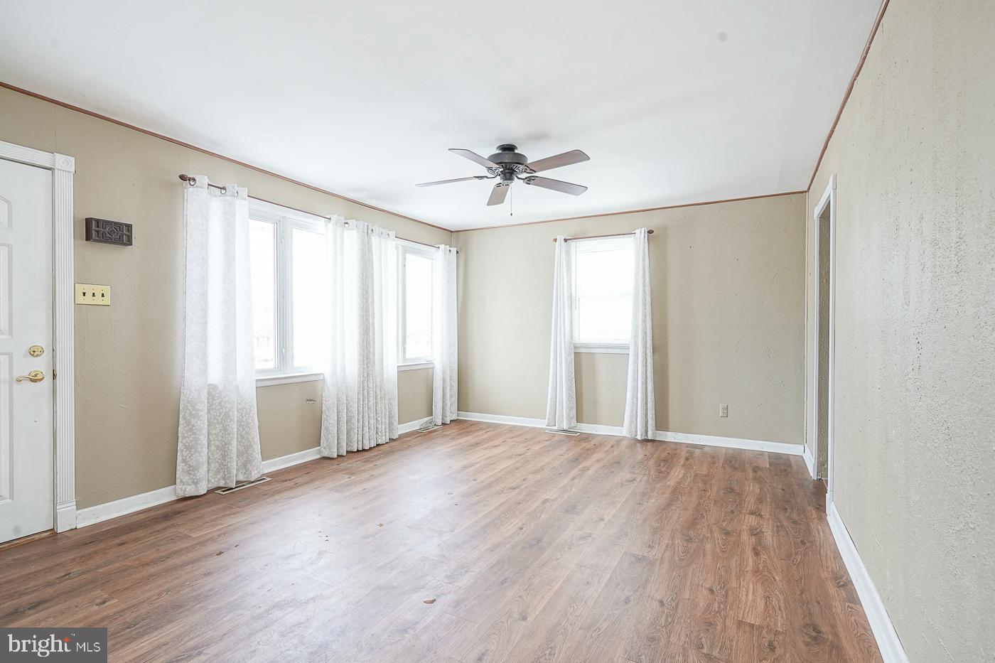 465 Bucknell Avenue Wenonah, NJ 08090 - Photo 3 of 24