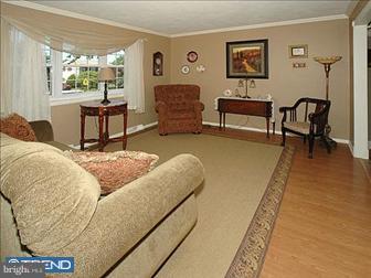 992 Marian Road Warminster, PA 18974 - Photo 2 of 6 Gallery Image 2