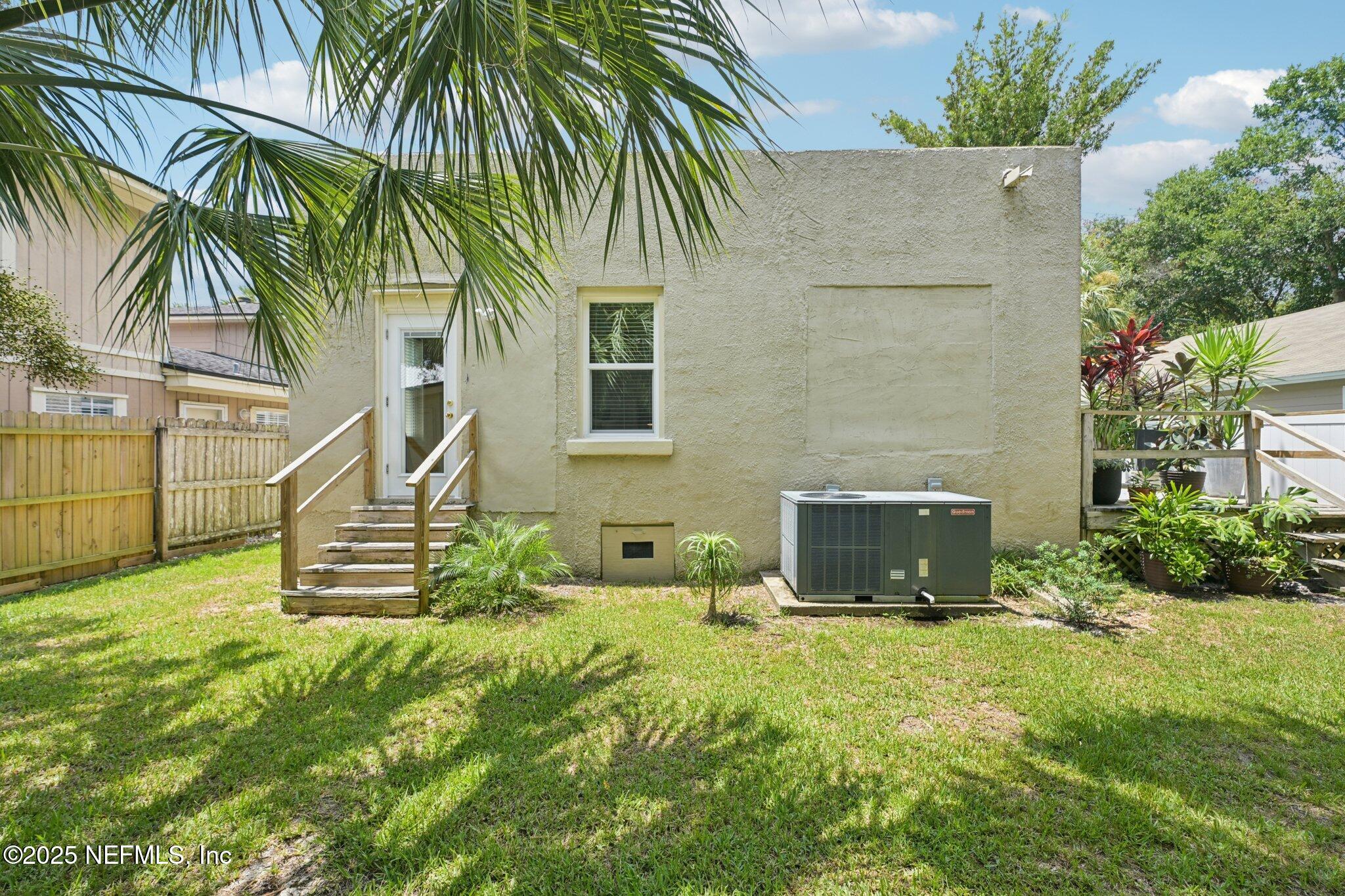 113 Seminole Road Atlantic Beach, FL 32233 - Photo 32 of 52 35-web-or-mls-Seminole Rd-S3107-035