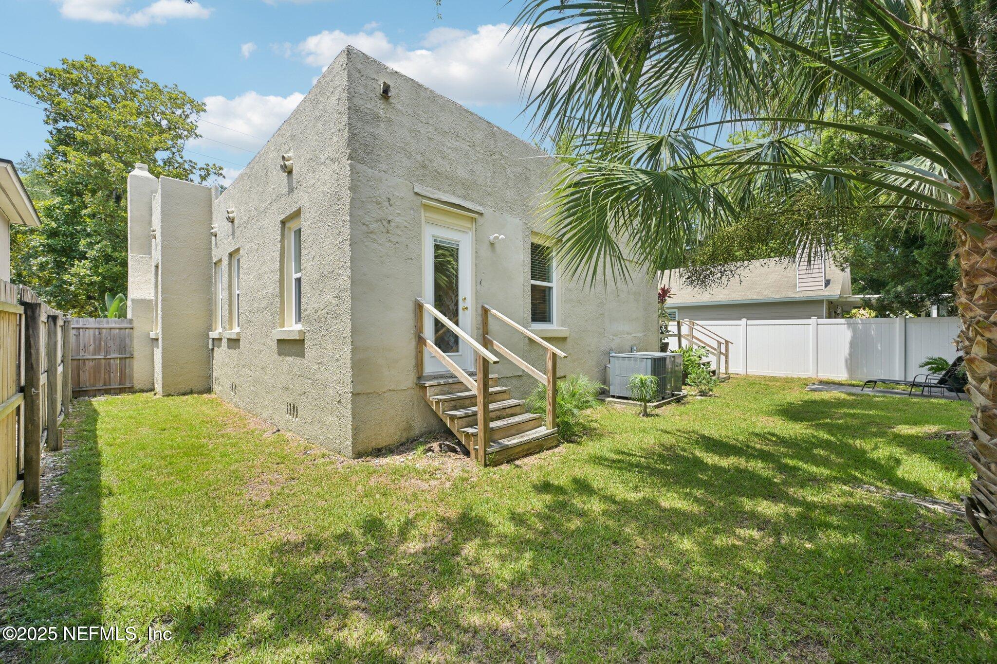113 Seminole Road Atlantic Beach, FL 32233 - Photo 36 of 52 37-web-or-mls-Seminole Rd-S3107-037