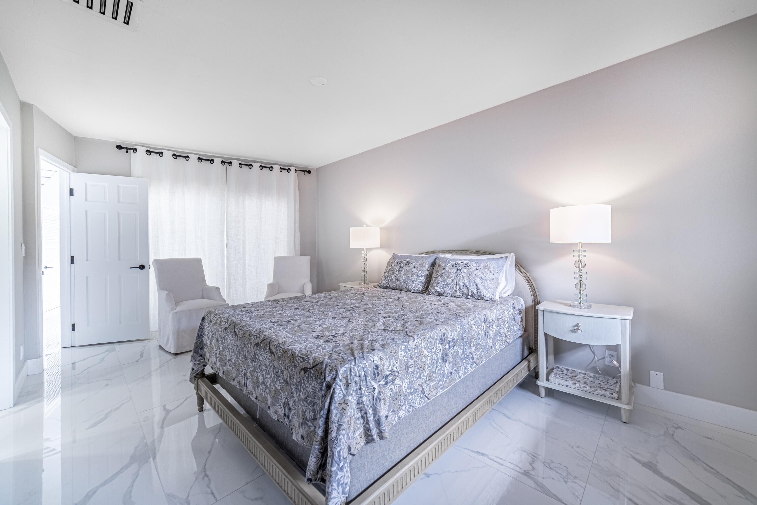 3474 South Ocean Boulevard, Unit 2 Palm Beach, FL 33480 - Photo 20 of 37 Bedroom 2