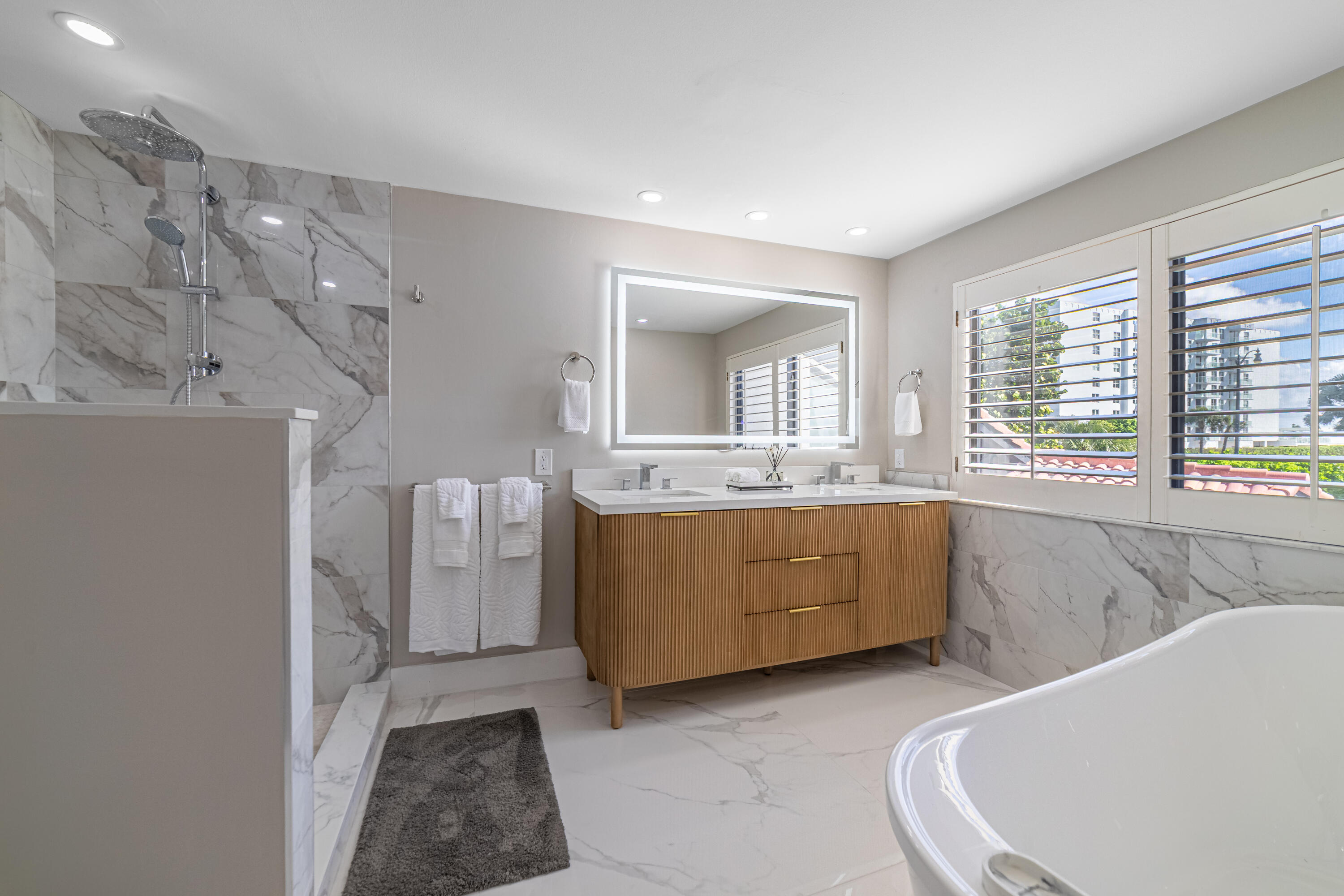 3474 South Ocean Boulevard, Unit 2 Palm Beach, FL 33480 - Photo 26 of 37 Primary Bathroom