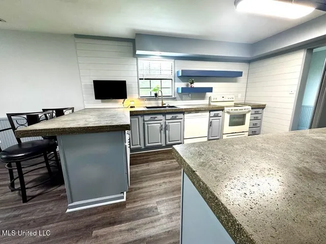 $380,000 | 3099 Longfellow Drive, Bay St. Louis, MS 39520