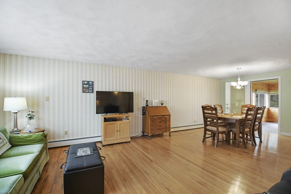1 Ruthen Circle Shrewsbury, MA 01545 - Photo 3 of 30 Gallery Image 3