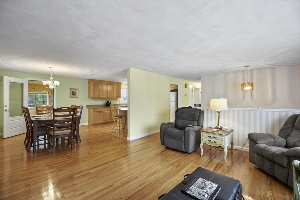 1 Ruthen Circle Shrewsbury, MA 01545 - Photo 4 of 30 Gallery Image 4