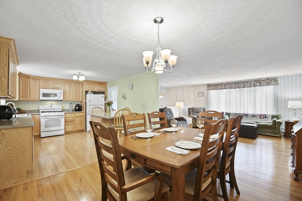 1 Ruthen Circle Shrewsbury, MA 01545 - Photo 5 of 30 Gallery Image 5