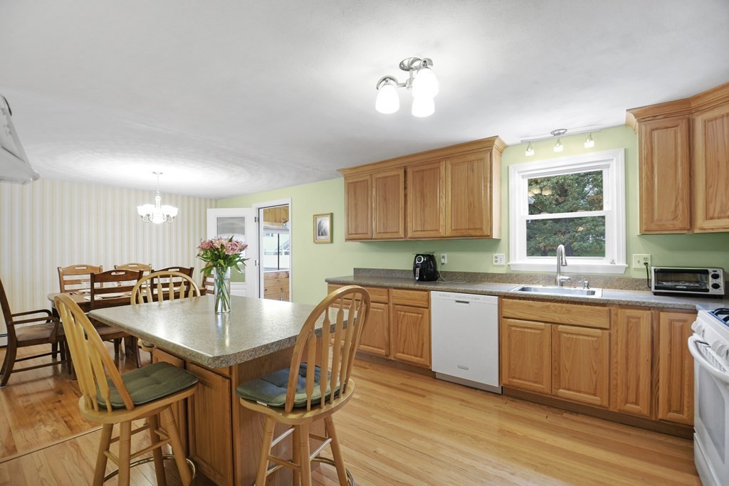 1 Ruthen Circle Shrewsbury, MA 01545 - Photo 9 of 30 Gallery Image 9