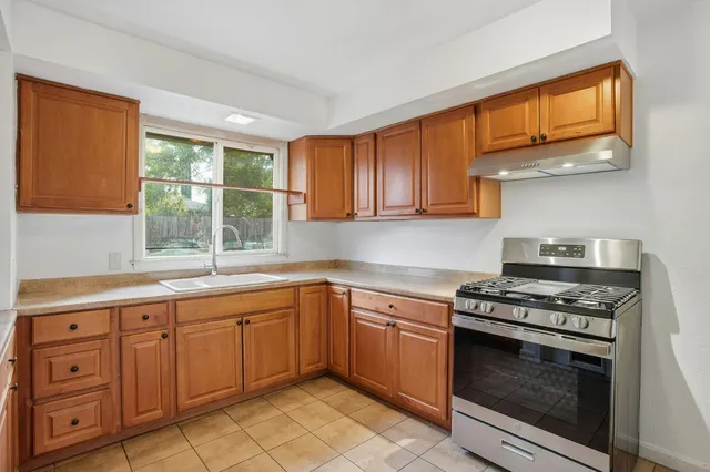 $250,000 | 2622 Del Paso Boulevard, Sacramento, CA 95815