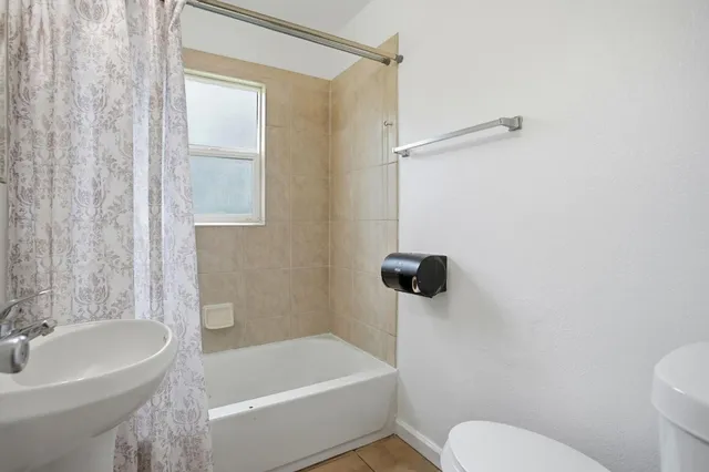 $250,000 | 2622 Del Paso Boulevard, Sacramento, CA 95815