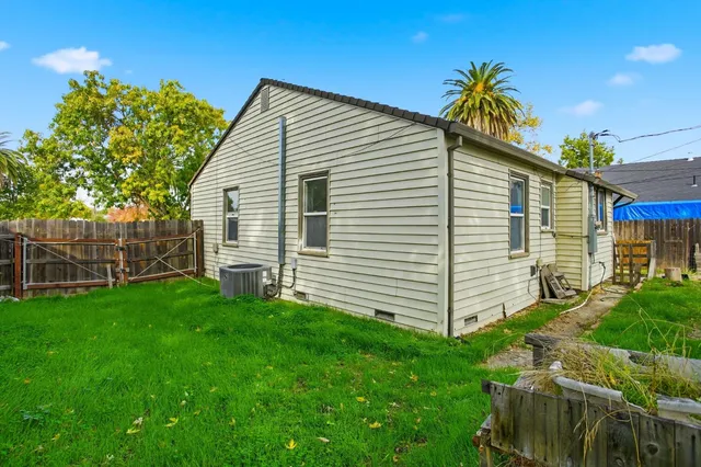 $250,000 | 2622 Del Paso Boulevard, Sacramento, CA 95815